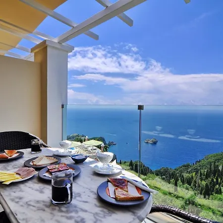 아파트 Golden Fox And *