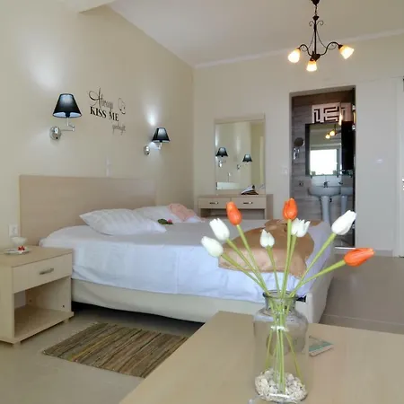 Golden Fox And * Lákones