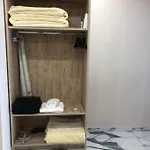 Golden Fox And شقة Lákones