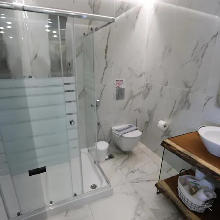 Golden Fox Studios And Suites Apartment Lakones