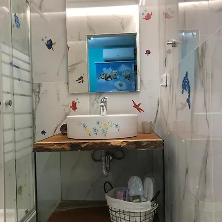 Golden Fox And Apartman *