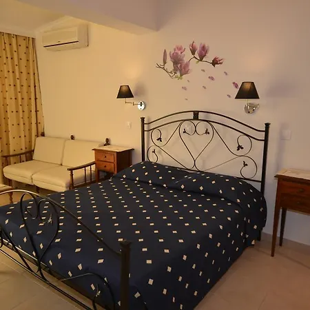 Golden Fox And * Lákones