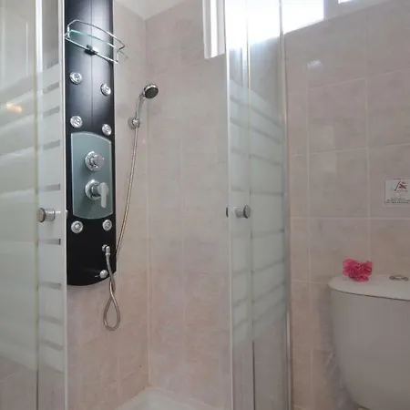 Golden Fox Studios And Suites Apartment Lakones