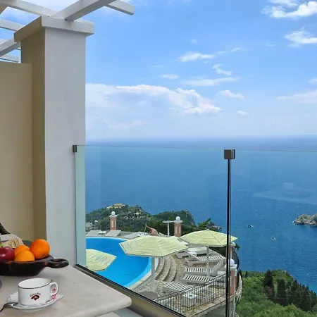 Golden Fox Studios And Suites Apartment Lakones