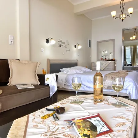 Apartment Golden Fox Studios And Suites *