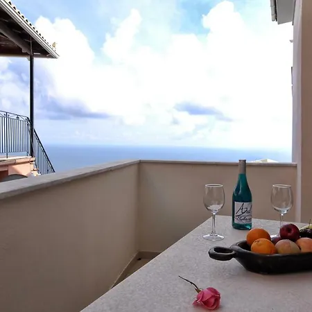 Apartment Golden Fox Studios And Suites Lakones
