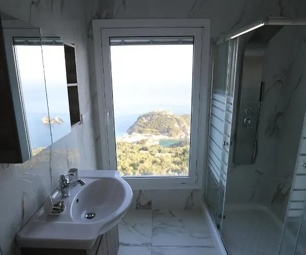 Golden Fox Studios&suites