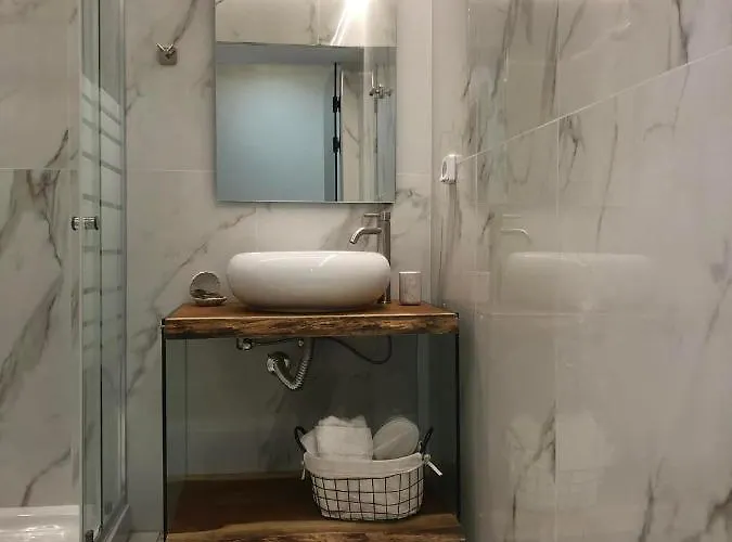 Golden Fox Studios&suites