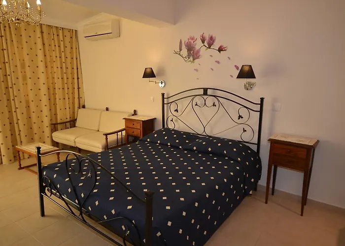 Golden Fox And * Lákones