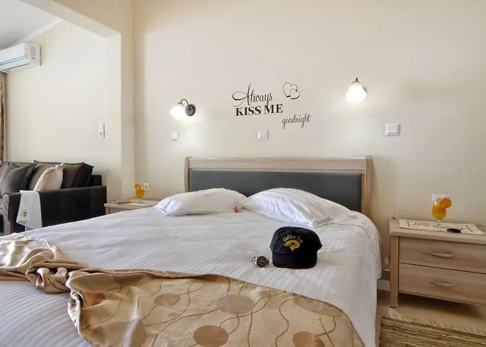 شقة Golden Fox And