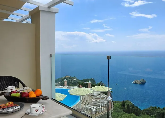 Golden Fox And شقة Lákones