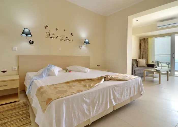 Golden Fox And * Lákones