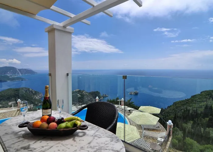 Golden Fox And * Lákones