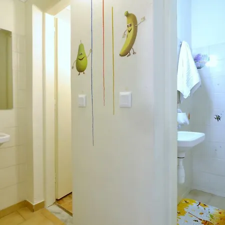 Golden Fox Studios And Suites