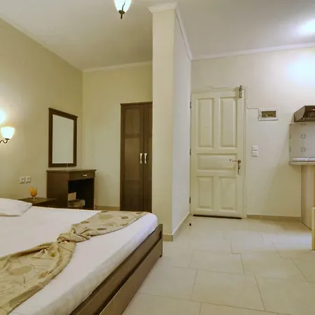 Golden Fox And Апартаменты Lakones